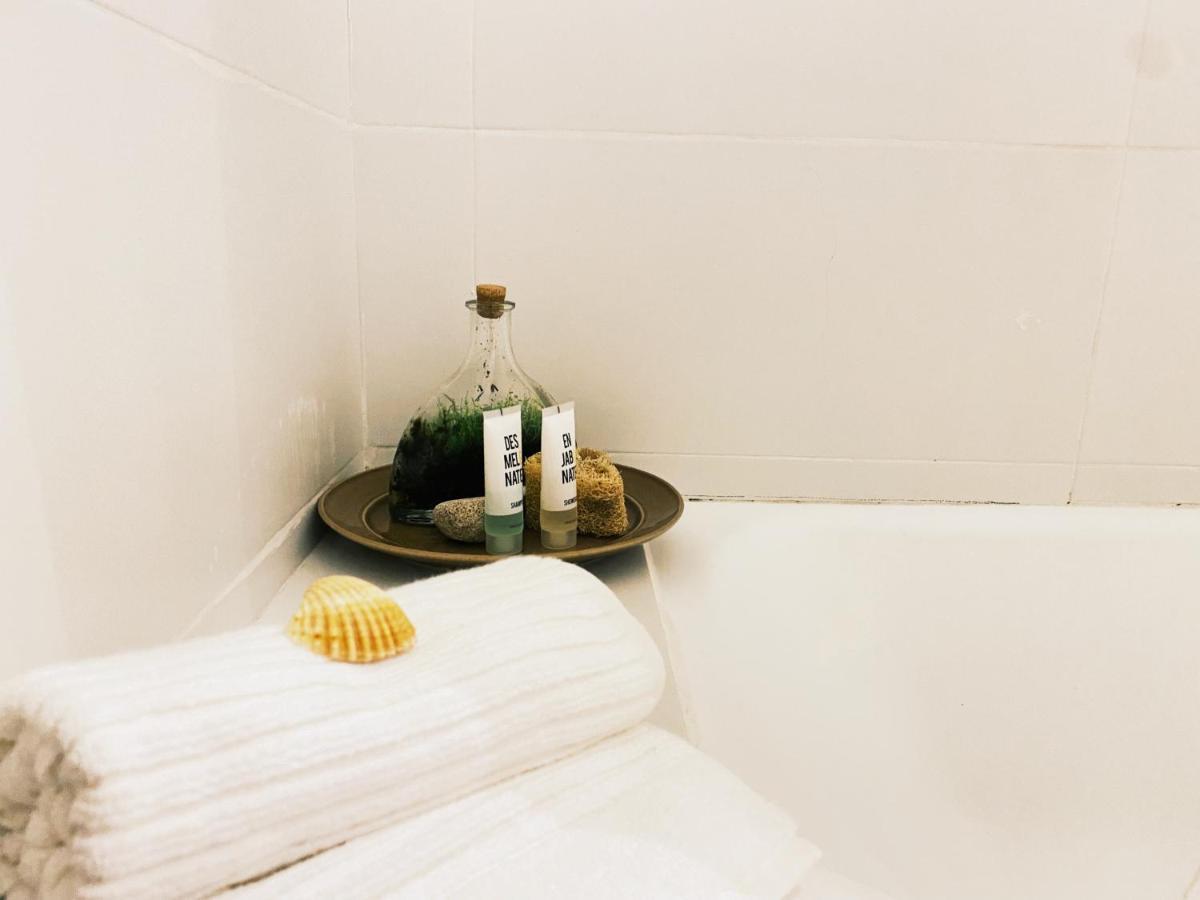 Amazing Private Room In Apartment With Sea Beach View - Pool - Park - Private Condominium - Access To The Beach Oeiras Exterior photo